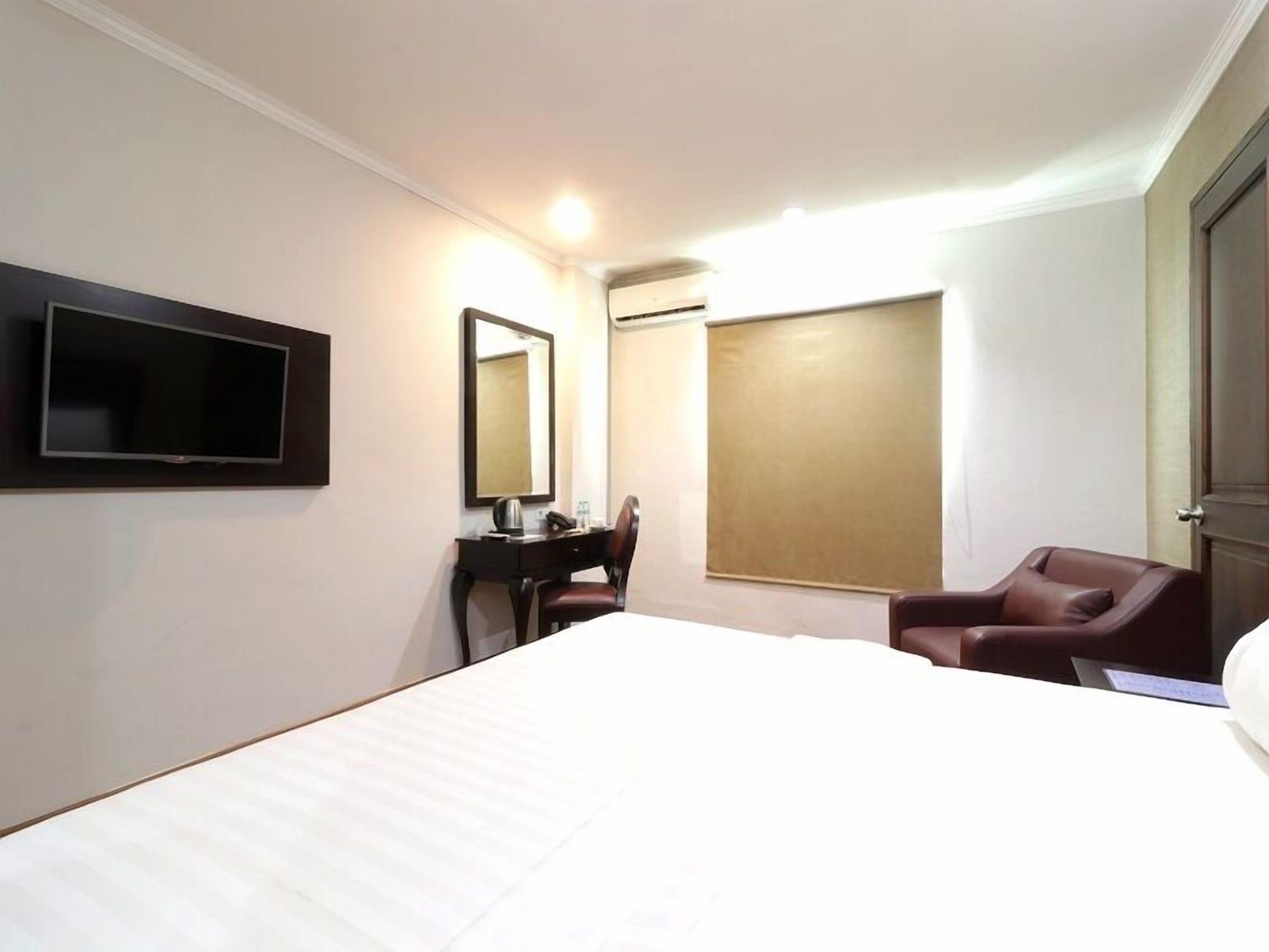 P Hotel ג'קרטה מראה חיצוני תמונה